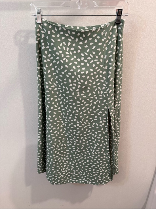 Dresses & Skirts - Green Printed Midi Skirt